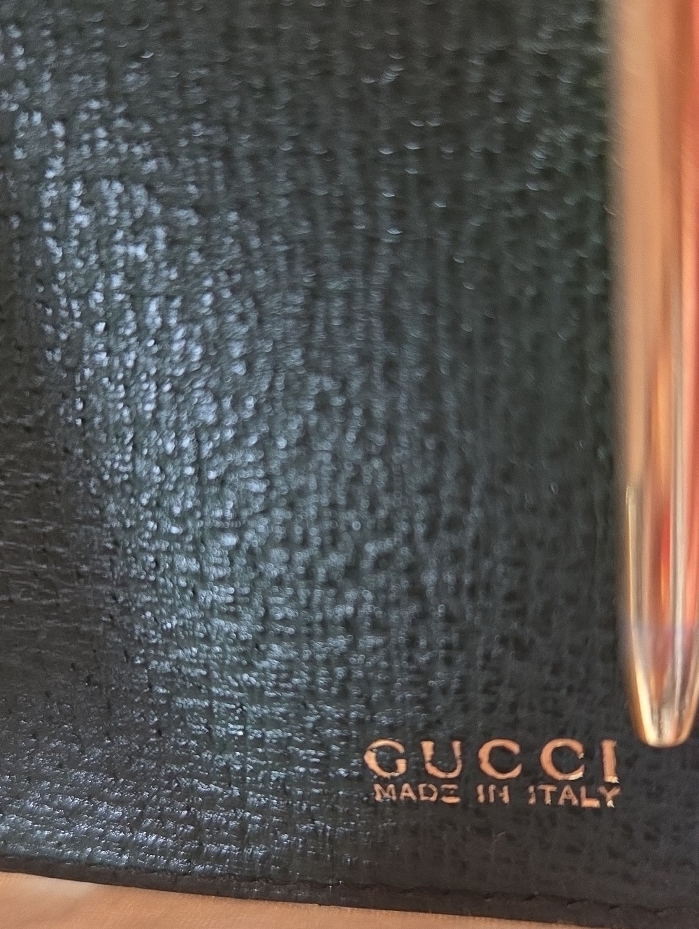 Gucci Forest Green Pebbled Leather Mini Notebook/Passport Holder with Gold Clasp - Picture 6 of 7
